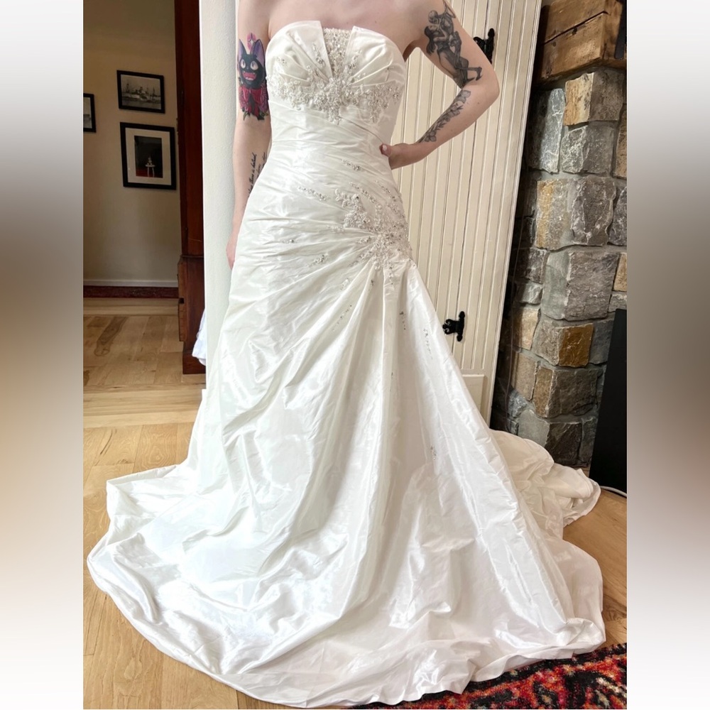Pronovias Wedding Dress Gown “Reyes” Size 4 A-Line Taffeta Bling Strapless